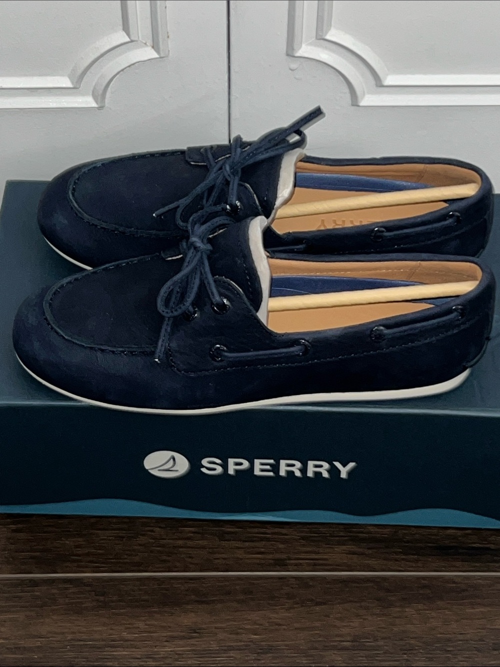 Sperry Women's Slim Lace-Up Boat Shoes, Navy, Size: 7 - Picture 4 of 9